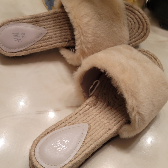 Sandals - Picture 3 of 3